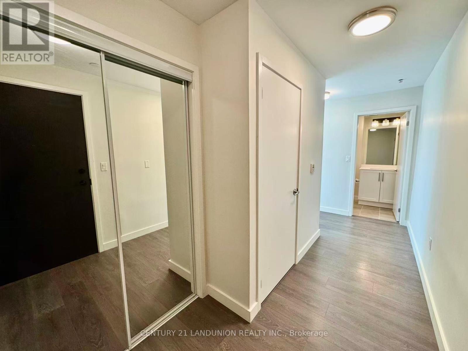115 - 210 Sabina Drive, Oakville, Ontario  L6H 0W6 - Photo 6 - W12450137