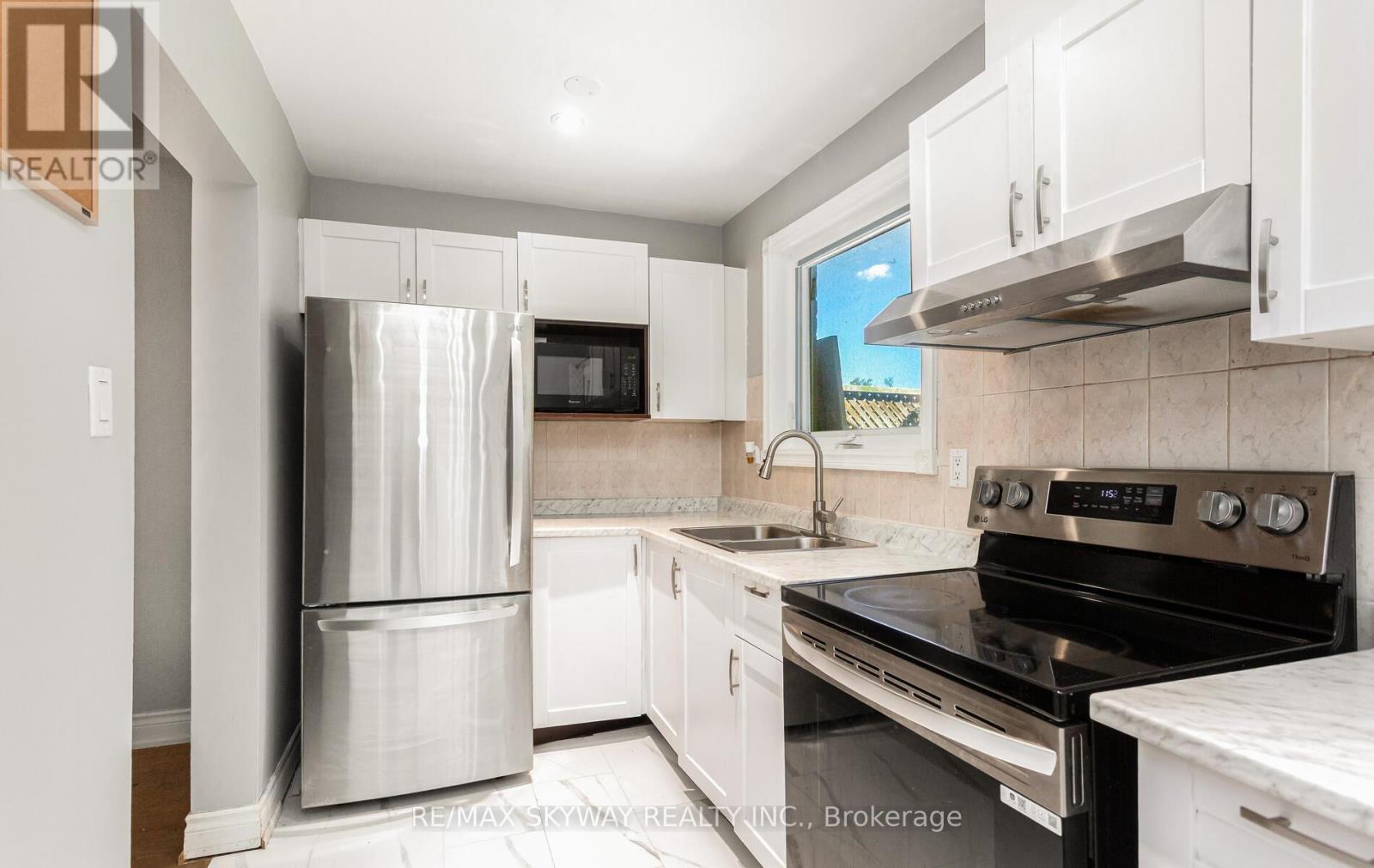 57 Jefferson Road, Brampton, Ontario  L6S 1W7 - Photo 17 - W12450175