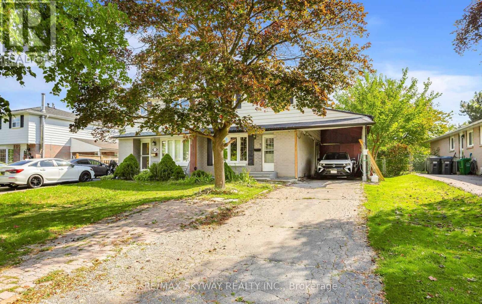 57 Jefferson Road, Brampton, Ontario  L6S 1W7 - Photo 2 - W12450175