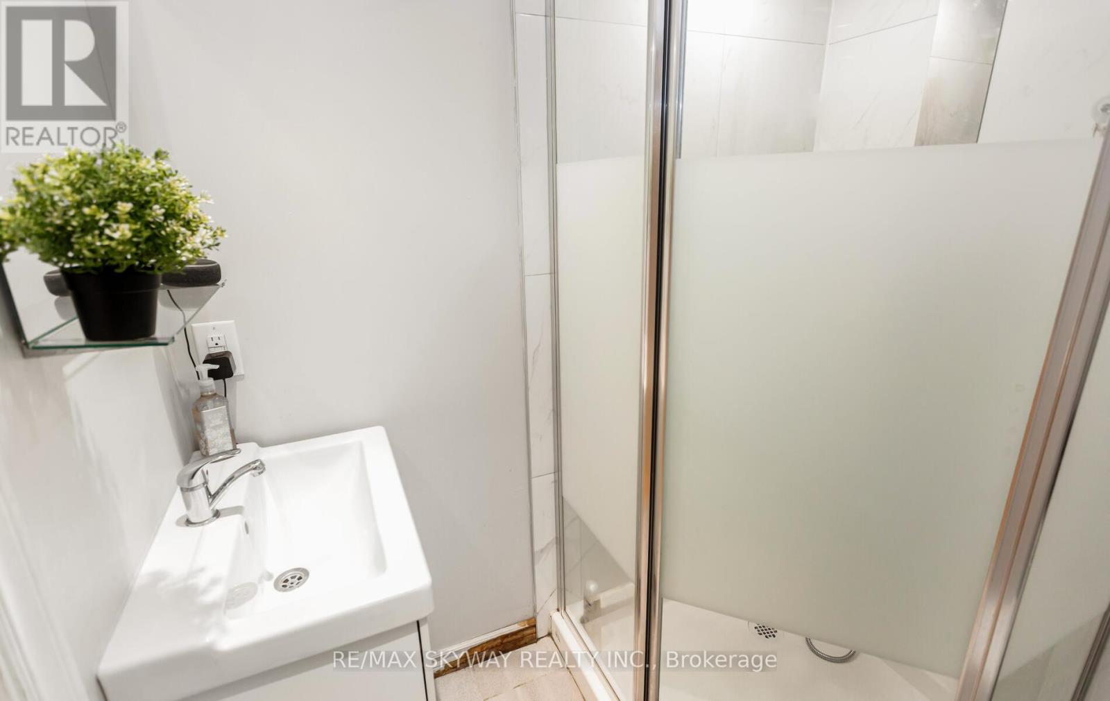 57 Jefferson Road, Brampton, Ontario  L6S 1W7 - Photo 39 - W12450175