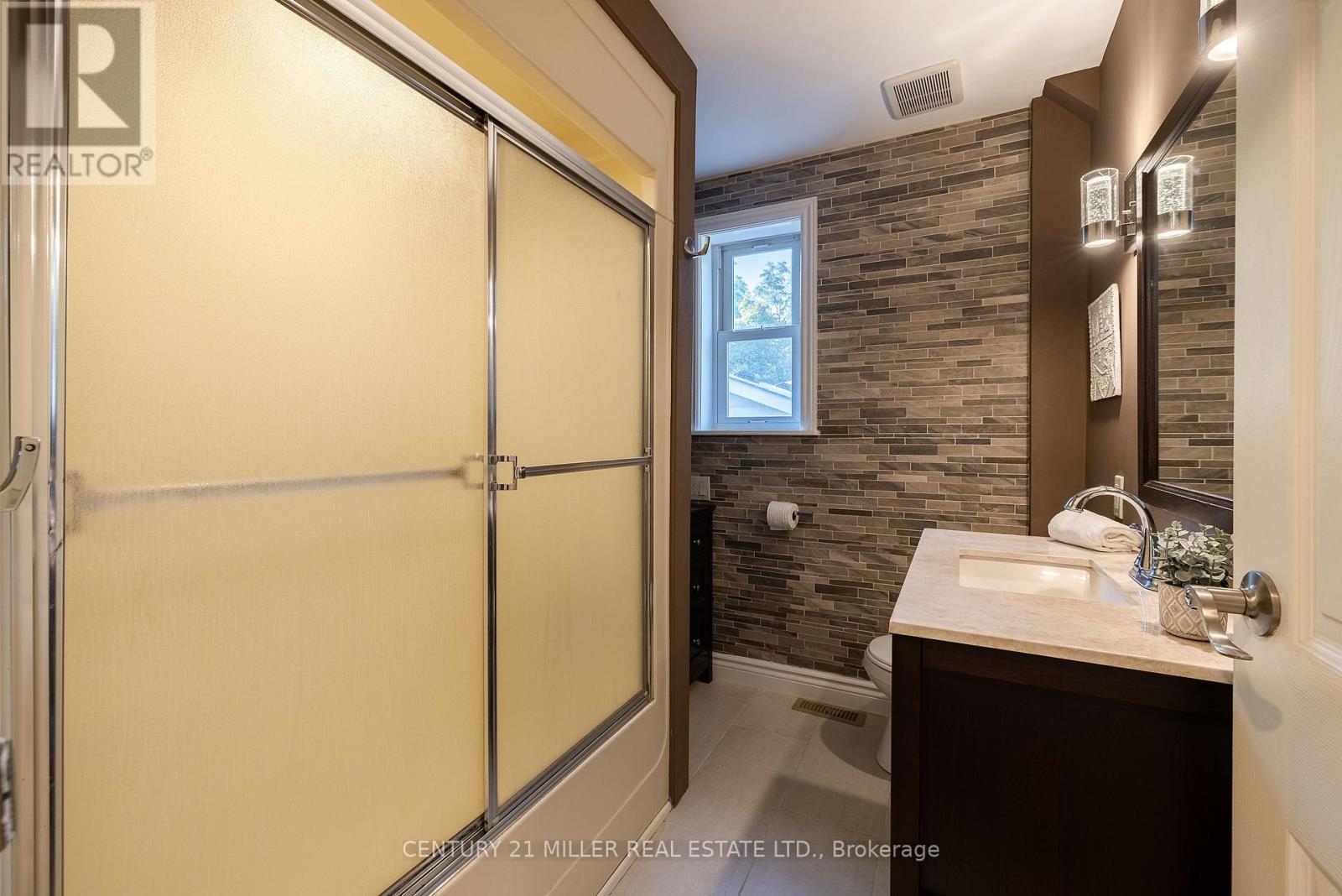 76 Brock Street, Oakville (Co Central), Ontario  L6K 2Z1 - Photo 15 - W12450176