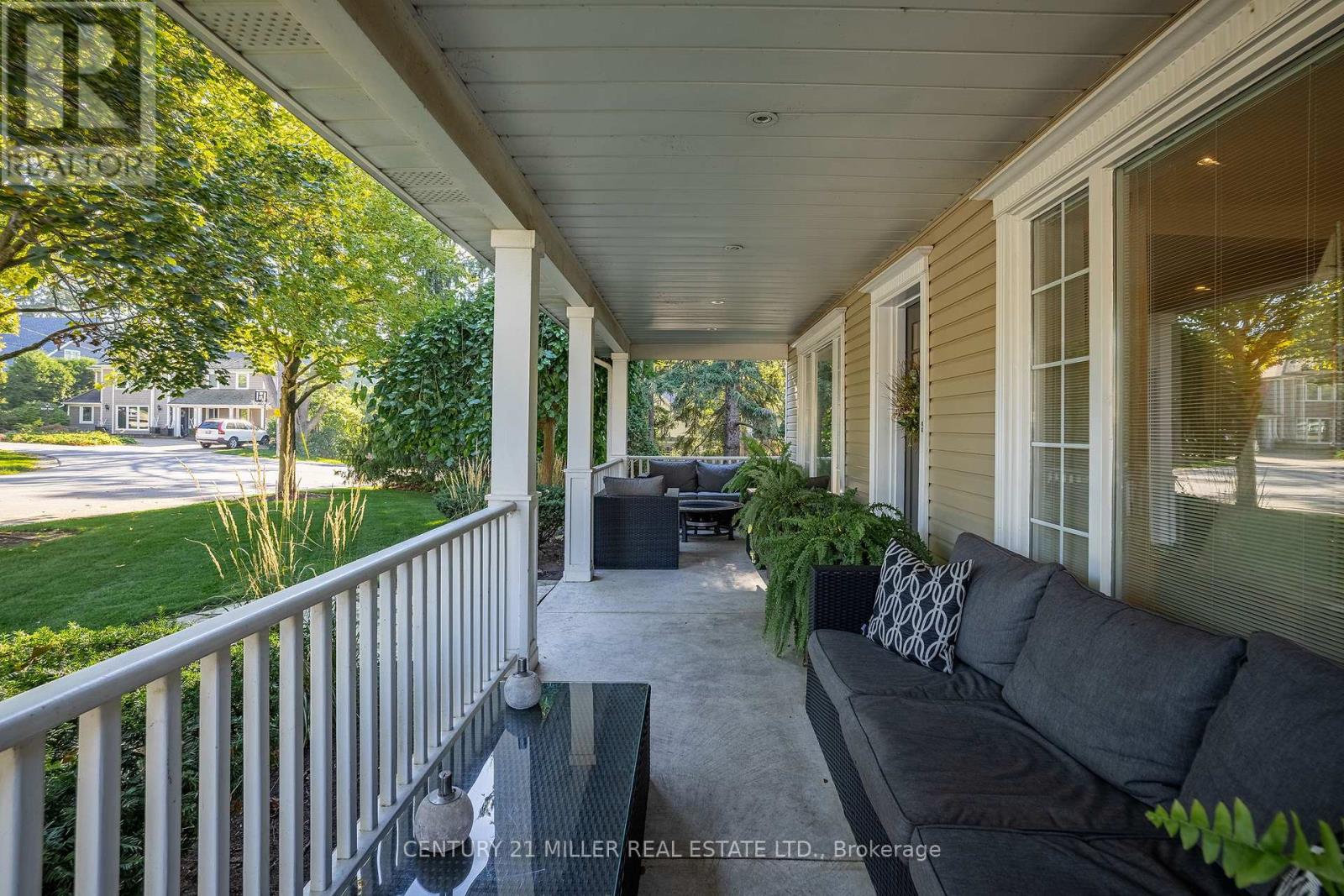 76 Brock Street, Oakville (Co Central), Ontario  L6K 2Z1 - Photo 4 - W12450176