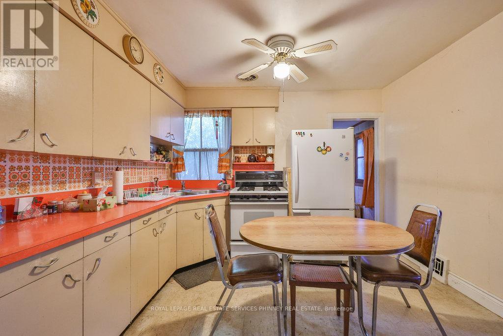945 Beechwood Avenue, Mississauga (Lakeview), Ontario  L5G 4E3 - Photo 23 - W12450209