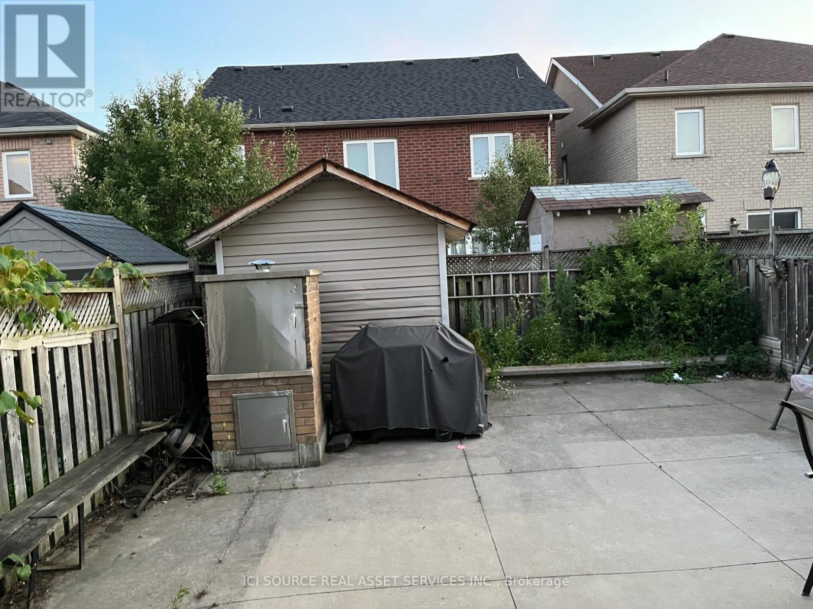 Upper - 40 Treasure Drive, Brampton, Ontario  L7A 3L1 - Photo 2 - W12450213