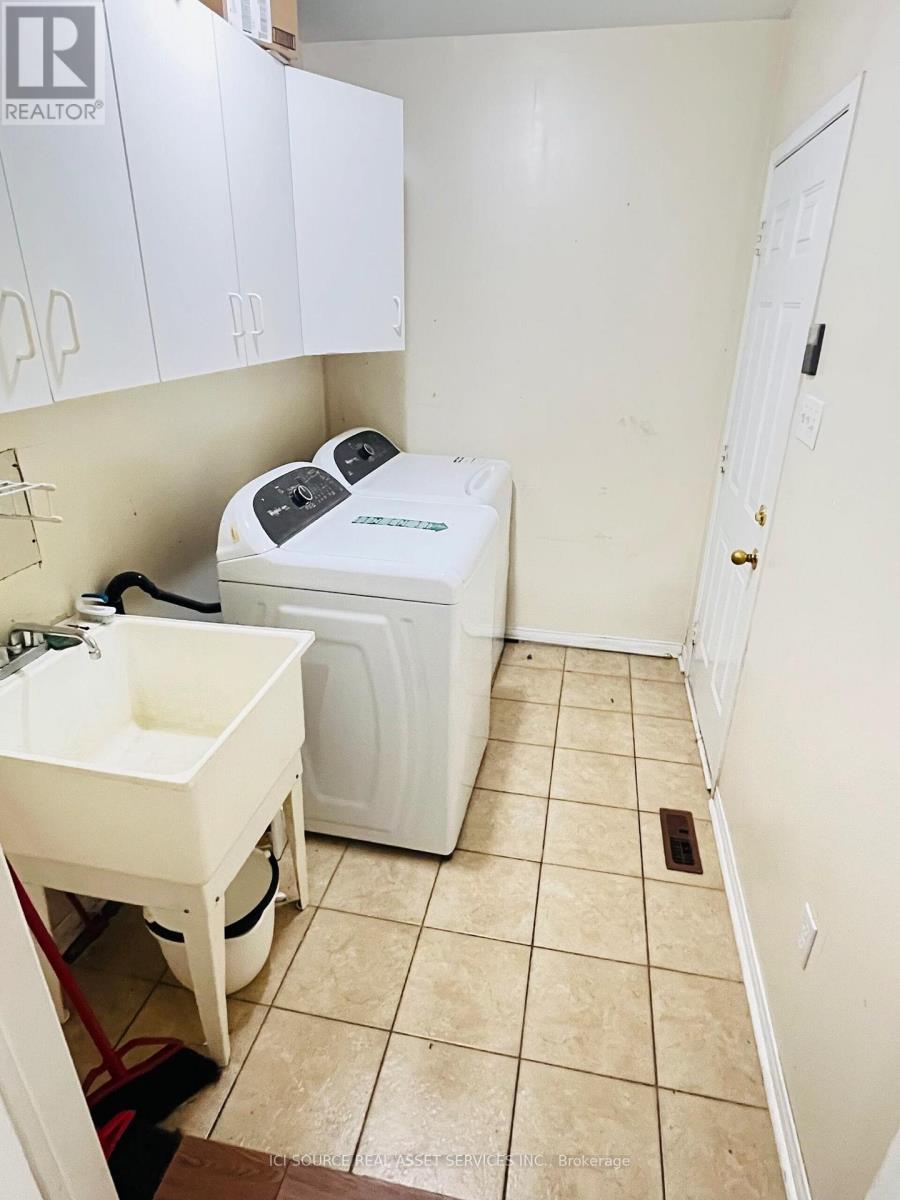 Upper - 40 Treasure Drive, Brampton, Ontario  L7A 3L1 - Photo 8 - W12450213