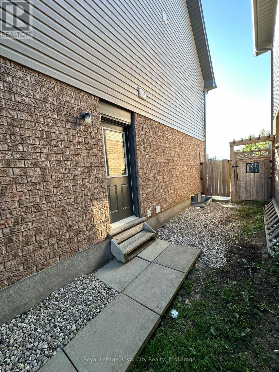 6 Maude Lane, Guelph, Ontario  N1E 0E8 - Photo 2 - X12450285
