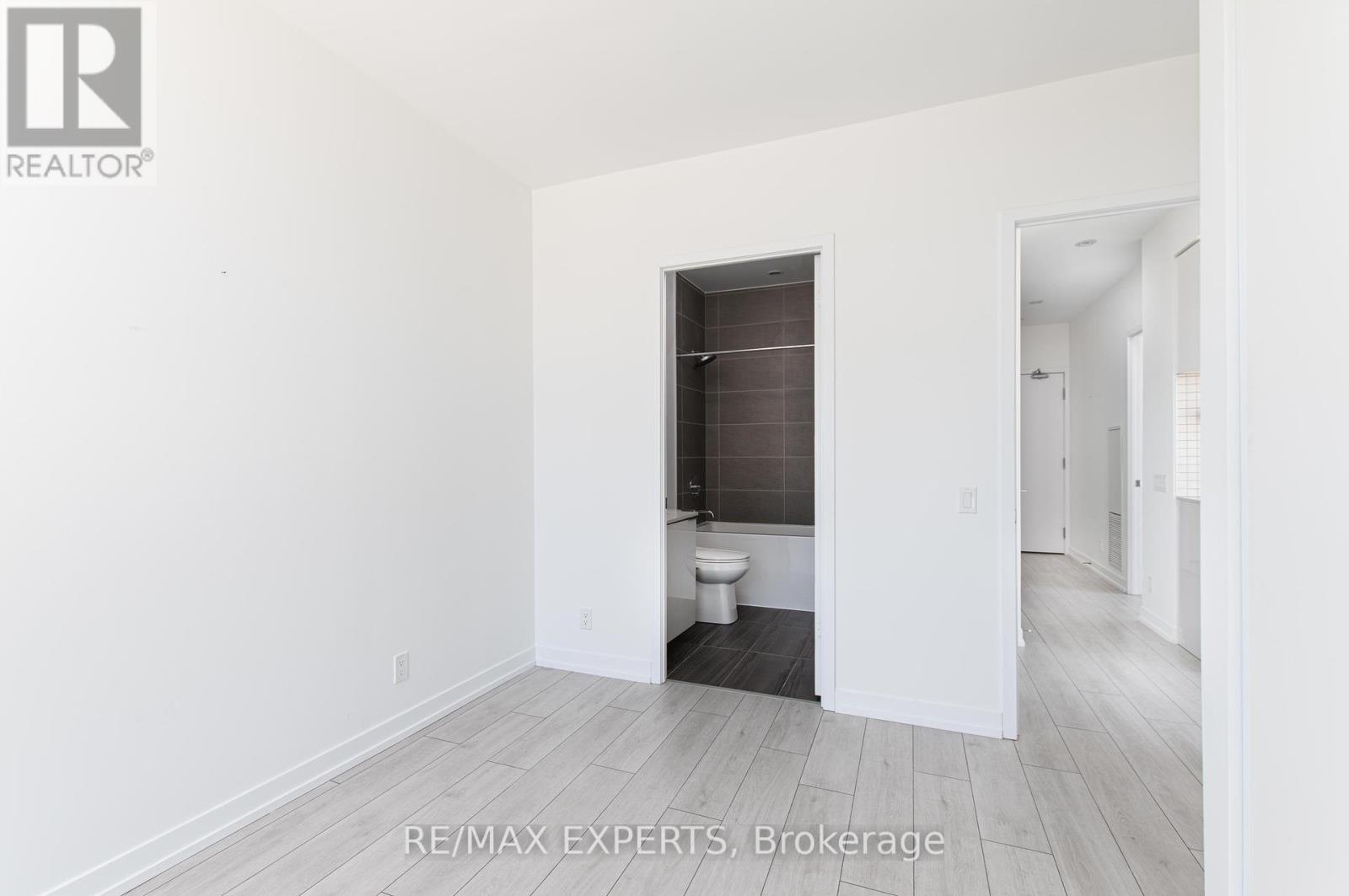 901 - 5 Buttermill Avenue, Vaughan, Ontario  L4K 0J5 - Photo 14 - N12450232