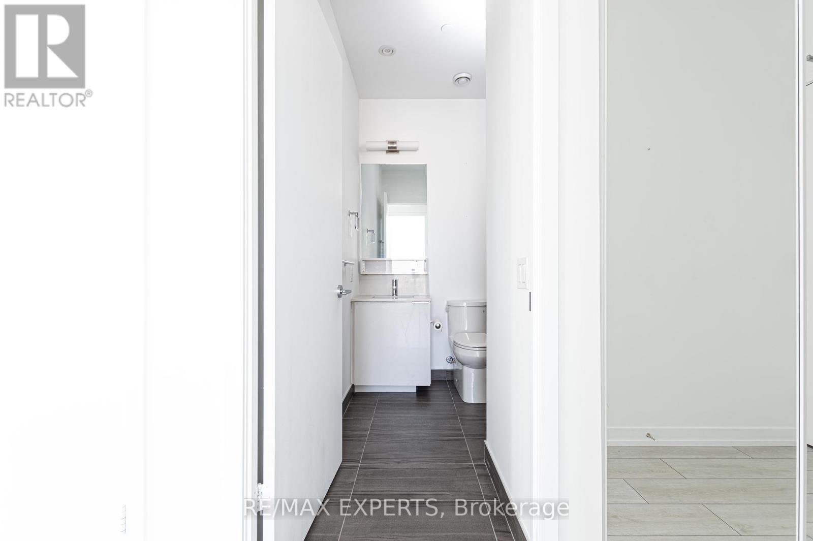901 - 5 Buttermill Avenue, Vaughan, Ontario  L4K 0J5 - Photo 19 - N12450232