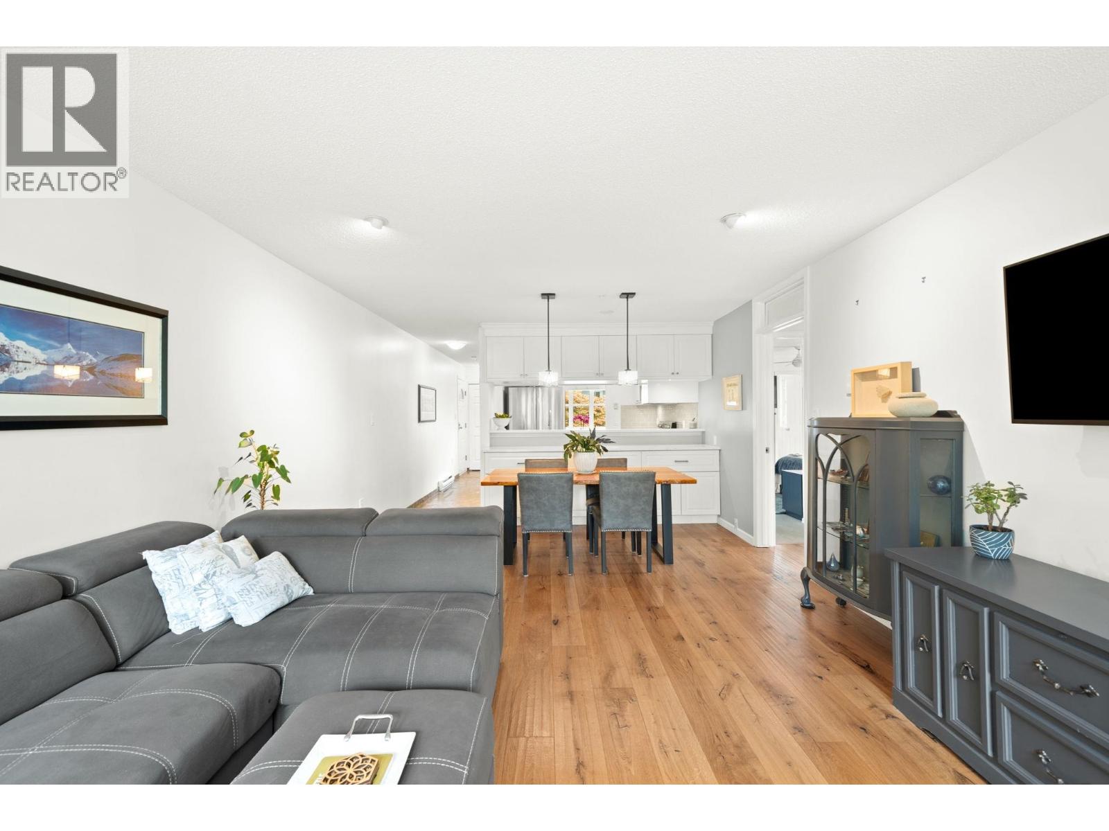 301 8728 Sw Marine Drive, Vancouver, British Columbia  V6P 6A4 - Photo 3 - R3042259