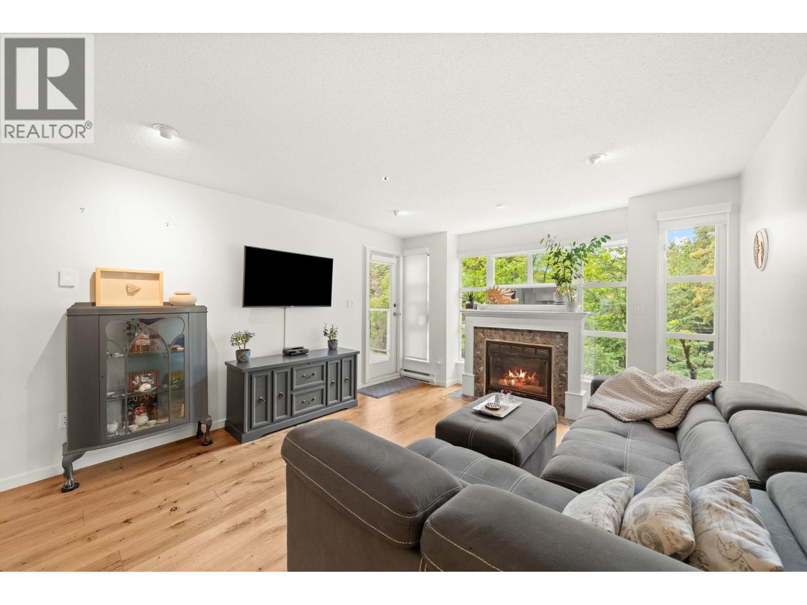 301 8728 Sw Marine Drive, Vancouver, British Columbia  V6P 6A4 - Photo 2 - R3042259