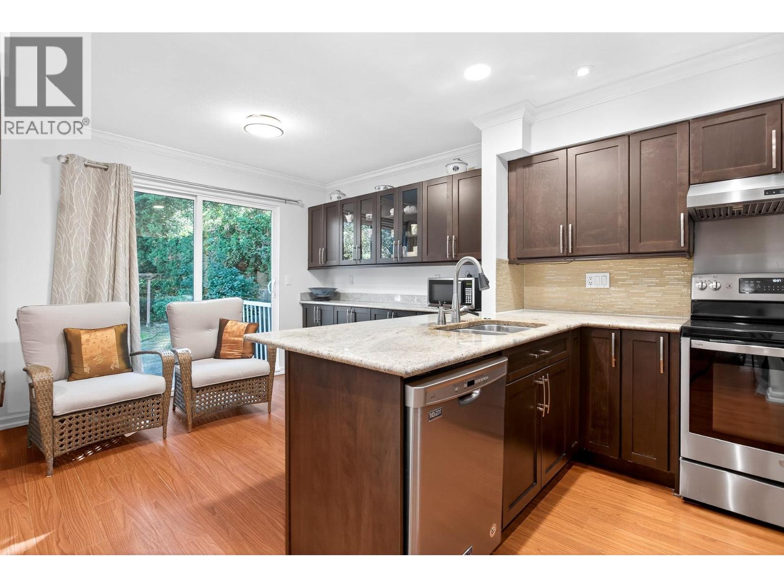 6 1135 Lansdowne Drive, Coquitlam, British Columbia  V3B 7K6 - Photo 11 - R3055079