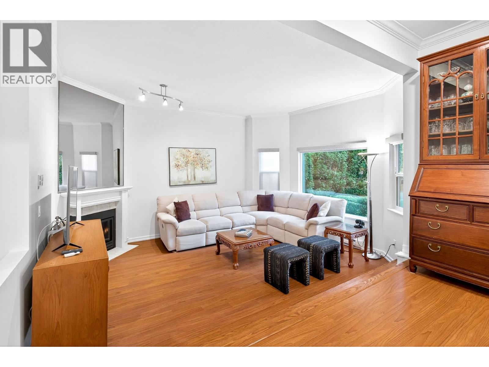 6 1135 Lansdowne Drive, Coquitlam, British Columbia  V3B 7K6 - Photo 4 - R3055079