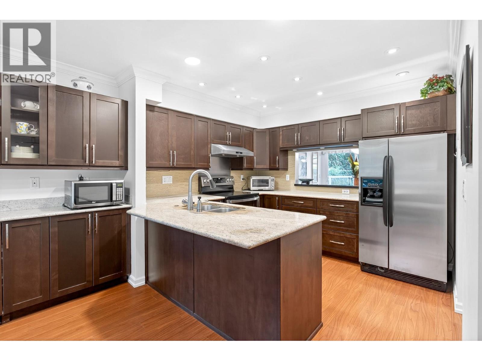 6 1135 Lansdowne Drive, Coquitlam, British Columbia  V3B 7K6 - Photo 9 - R3055079