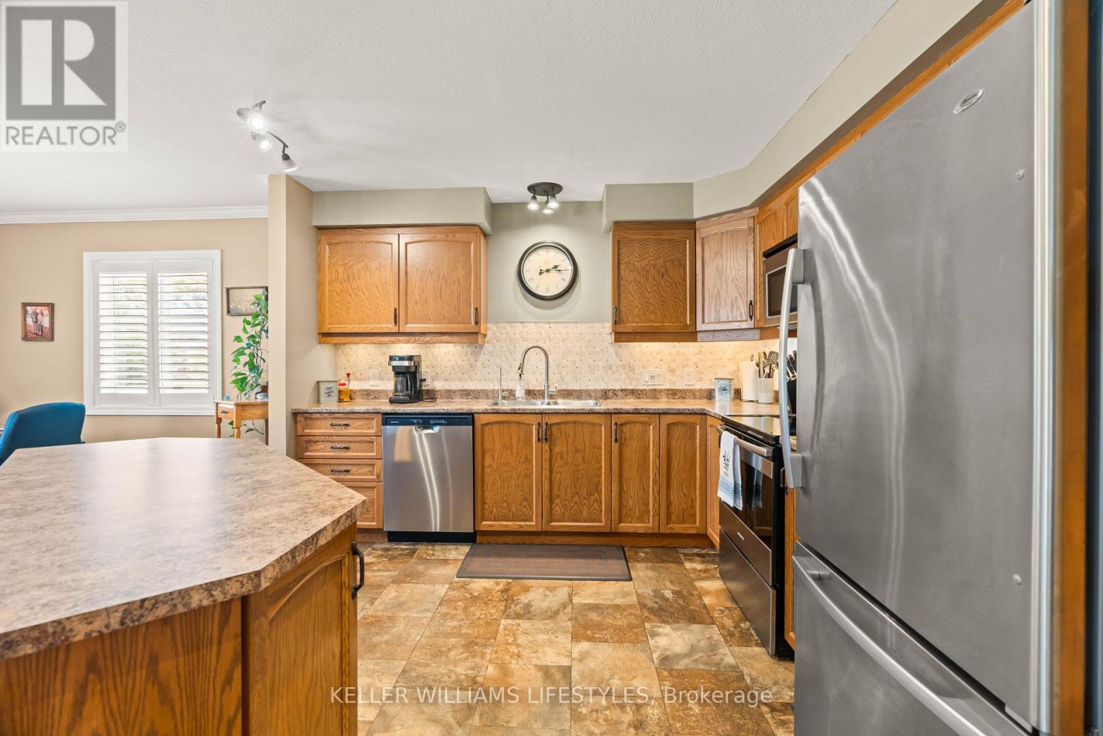 32 Bond Street, Strathroy-Caradoc, Ontario  N7G 0C5 - Photo 20 - X12450266