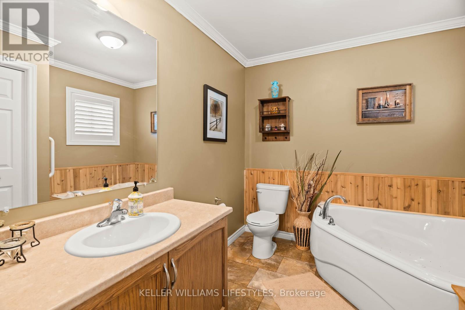 32 Bond Street, Strathroy-Caradoc, Ontario  N7G 0C5 - Photo 26 - X12450266