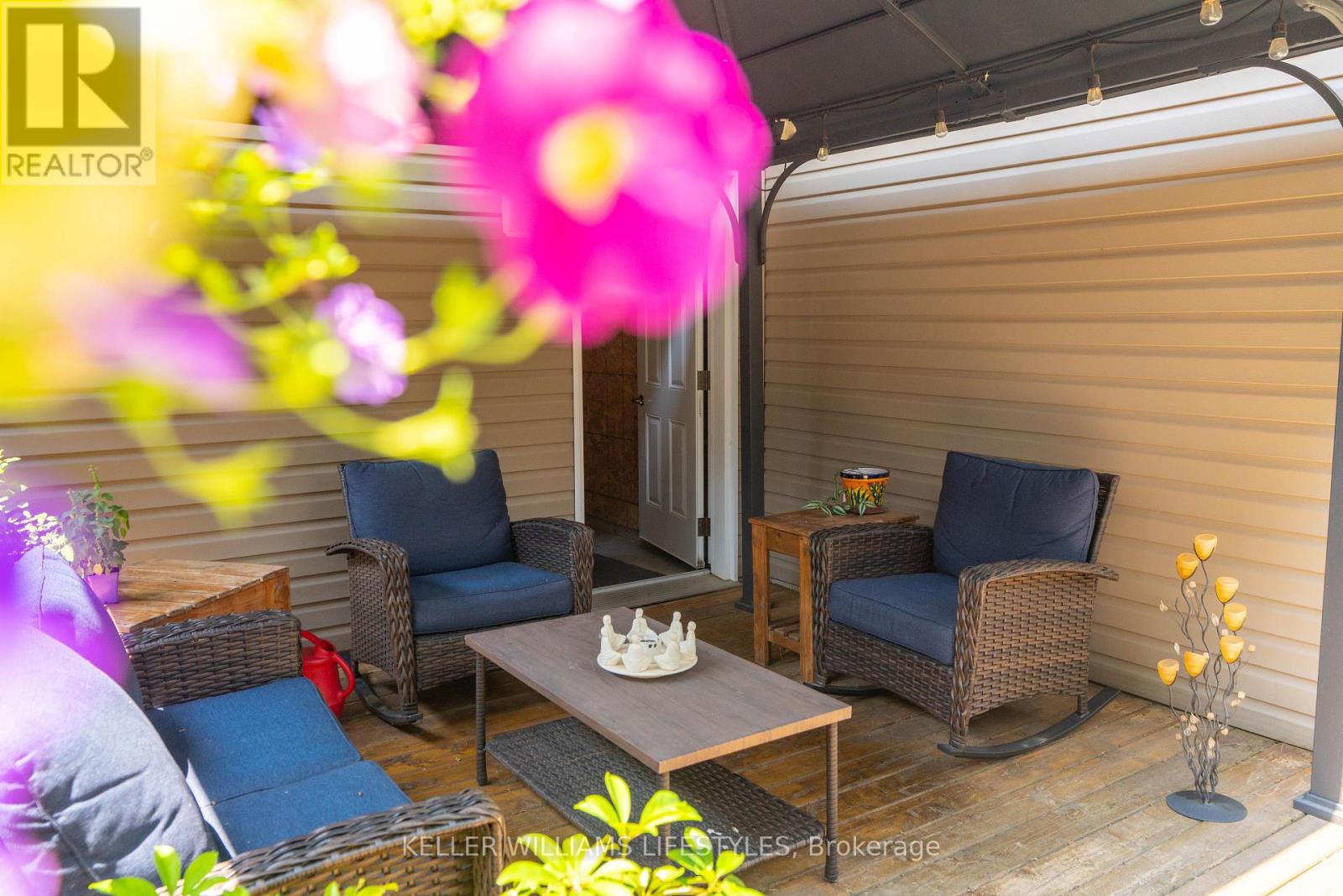 32 Bond Street, Strathroy-Caradoc, Ontario  N7G 0C5 - Photo 36 - X12450266