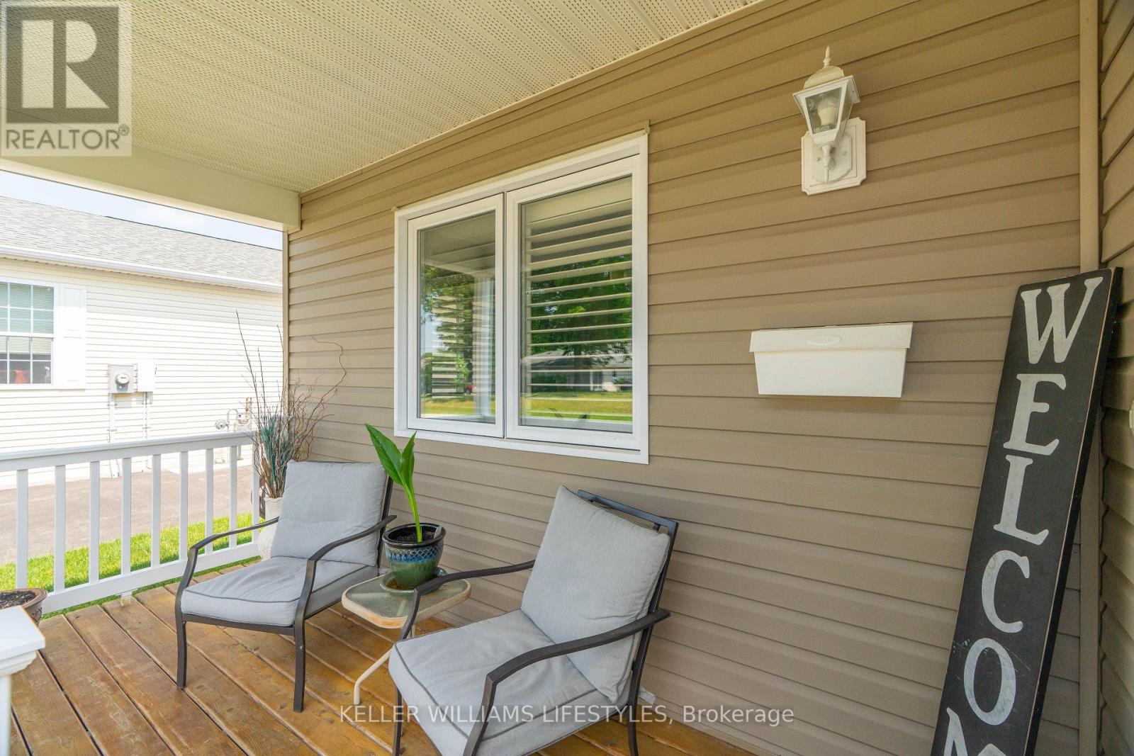 32 Bond Street, Strathroy-Caradoc, Ontario  N7G 0C5 - Photo 9 - X12450266
