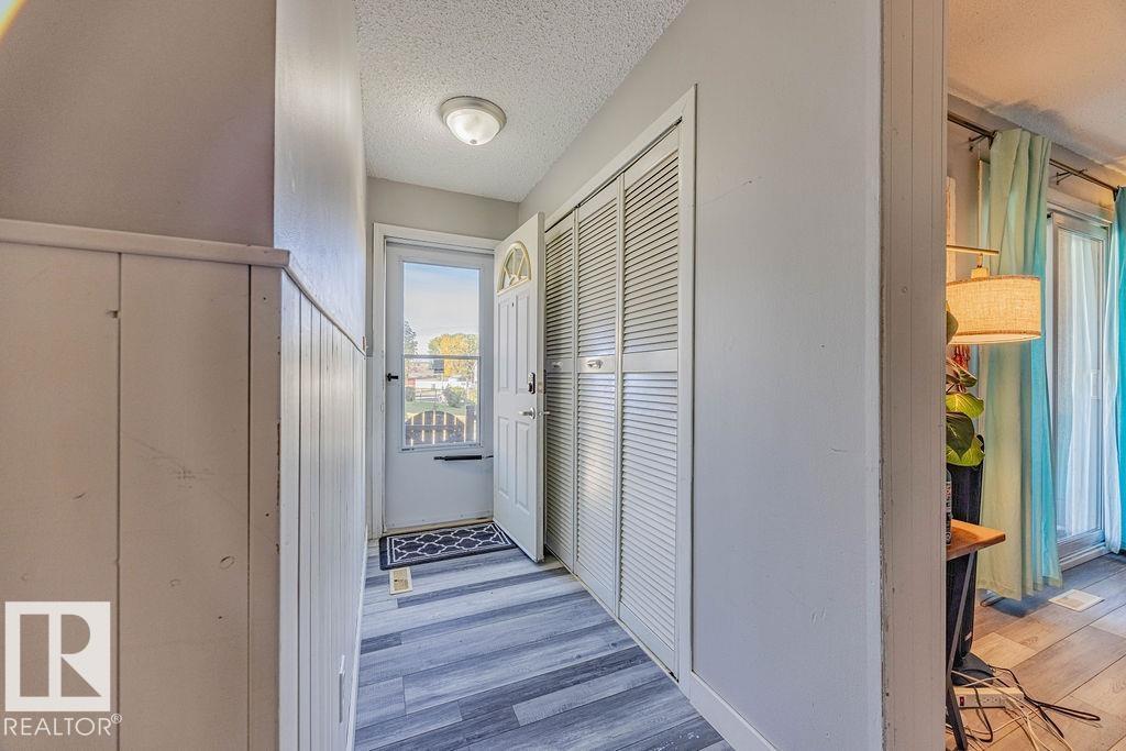 8005 27 Av Nw, Edmonton, Alberta  T6K 3C9 - Photo 4 - E4461183