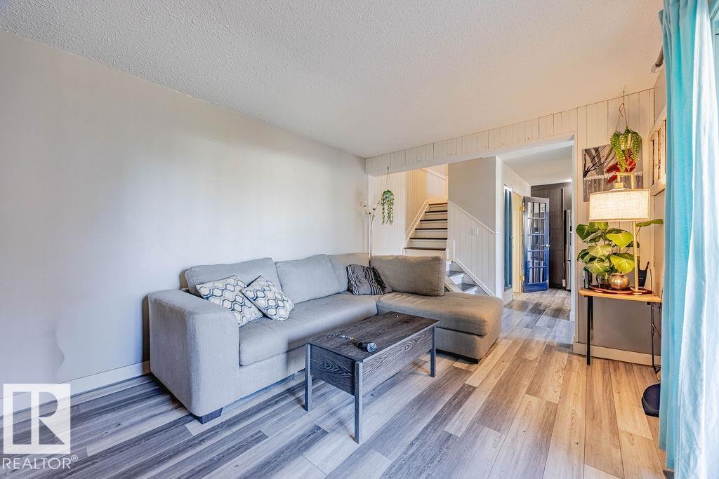 8005 27 Av Nw, Edmonton, Alberta  T6K 3C9 - Photo 5 - E4461183