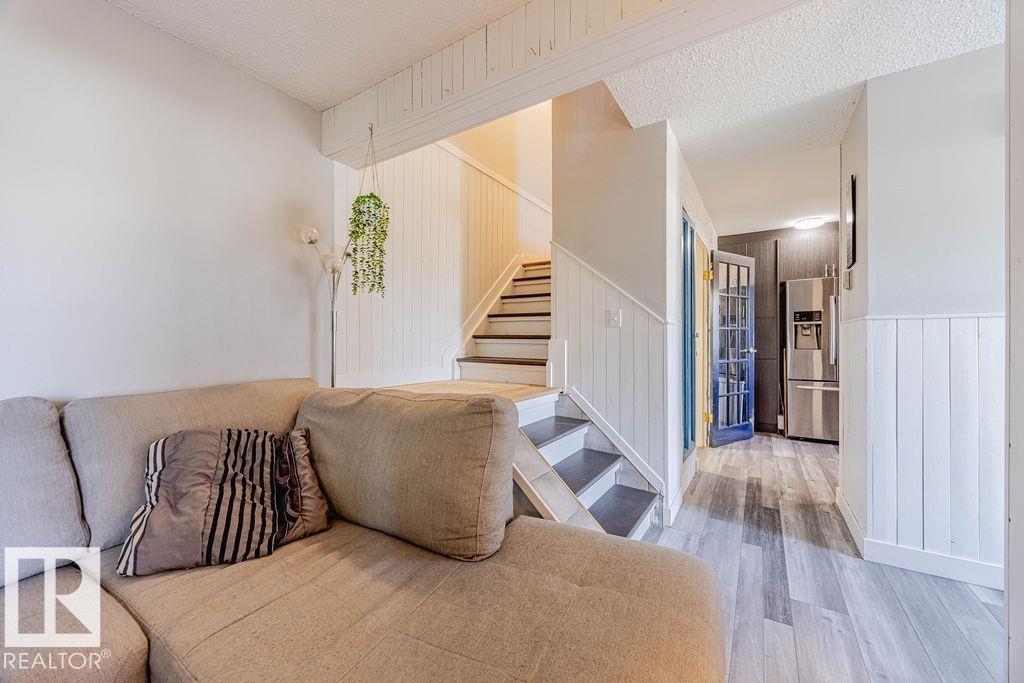 8005 27 Av Nw, Edmonton, Alberta  T6K 3C9 - Photo 8 - E4461183