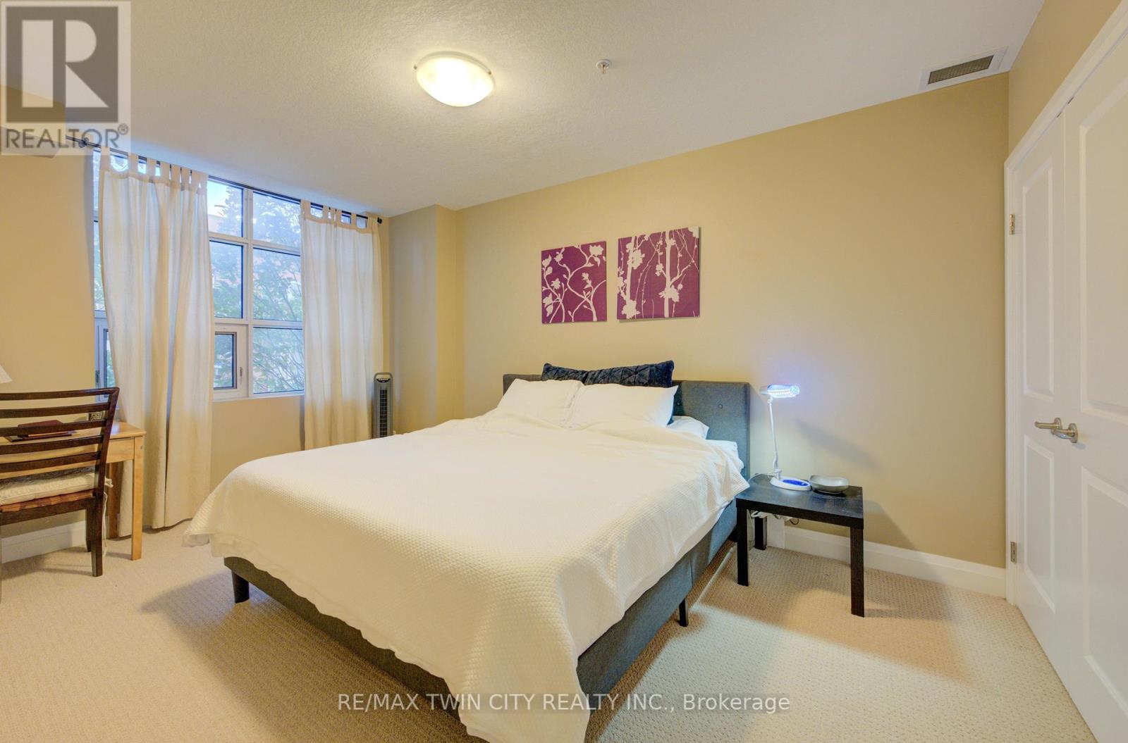 105 - 165 Duke Street E, Kitchener, Ontario  N2H 6T8 - Photo 11 - X12450132