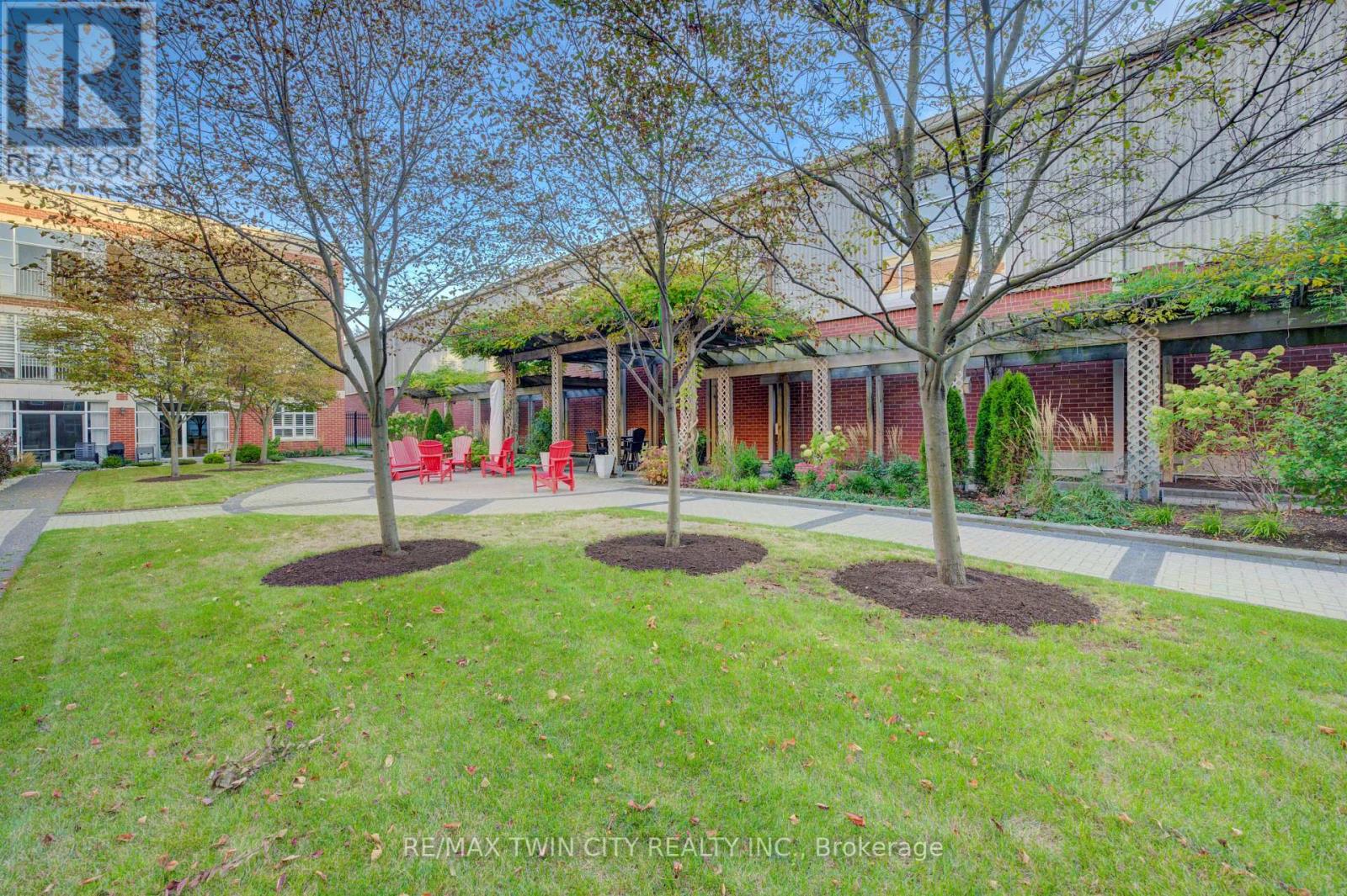 105 - 165 Duke Street E, Kitchener, Ontario  N2H 6T8 - Photo 16 - X12450132