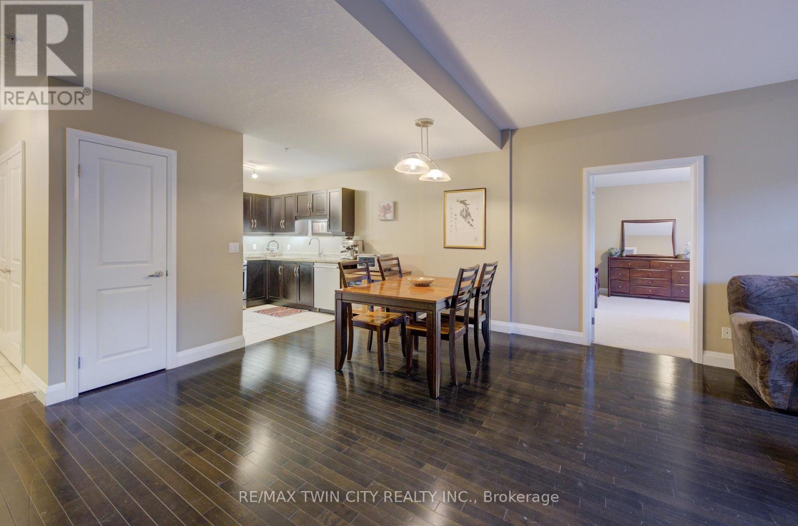 105 - 165 Duke Street E, Kitchener, Ontario  N2H 6T8 - Photo 5 - X12450132
