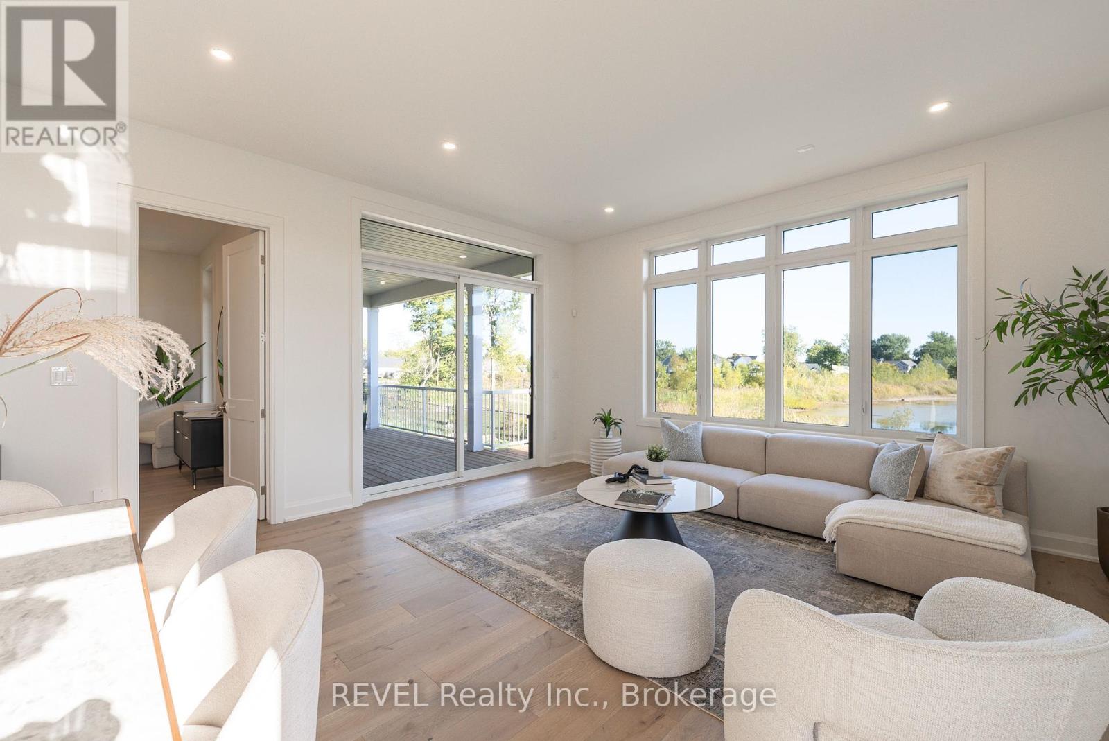 537 Mississauga Avenue, Fort Erie (Lakeshore), Ontario  L2A 1C2 - Photo 18 - X12450278