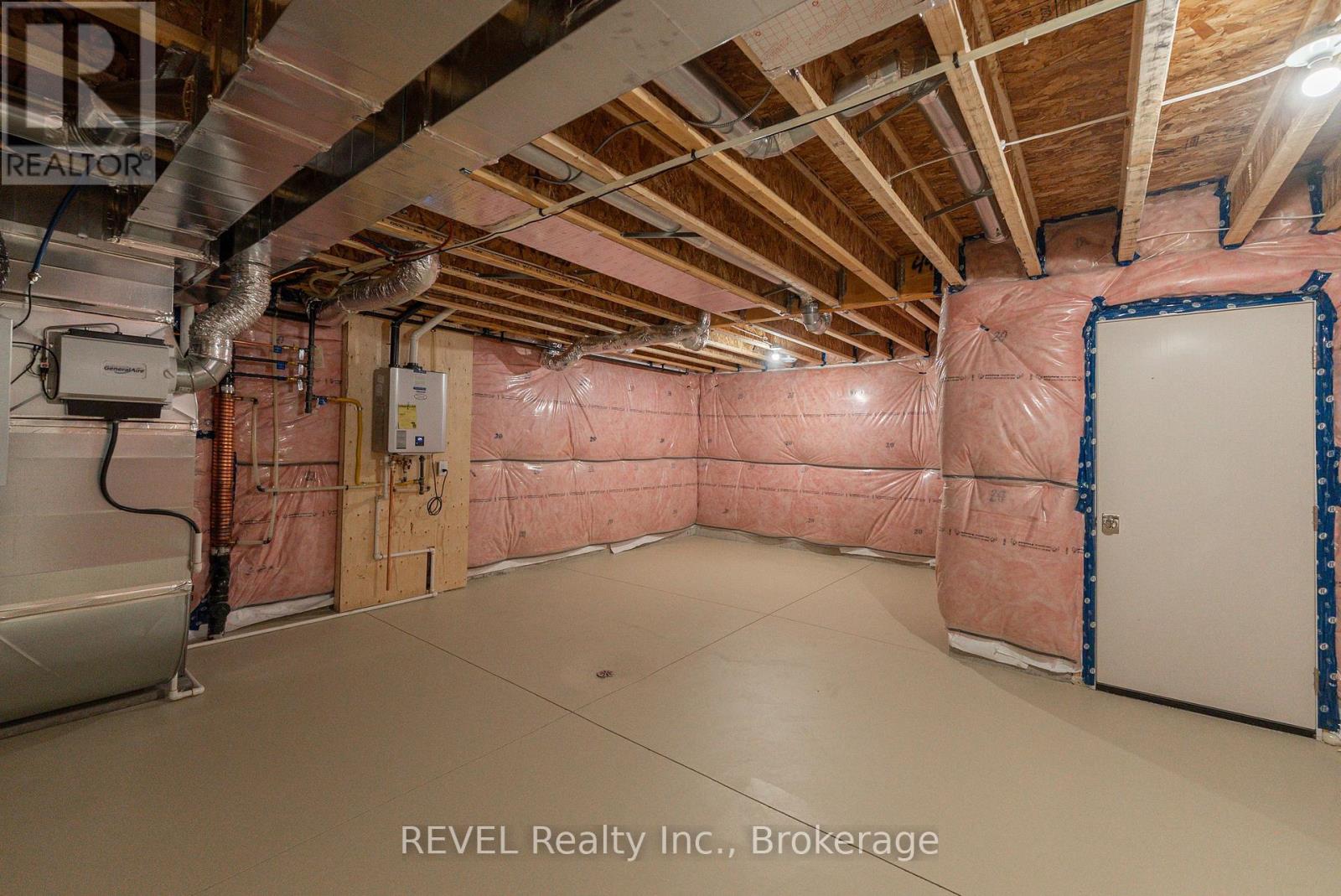 537 Mississauga Avenue, Fort Erie (Lakeshore), Ontario  L2A 1C2 - Photo 29 - X12450278