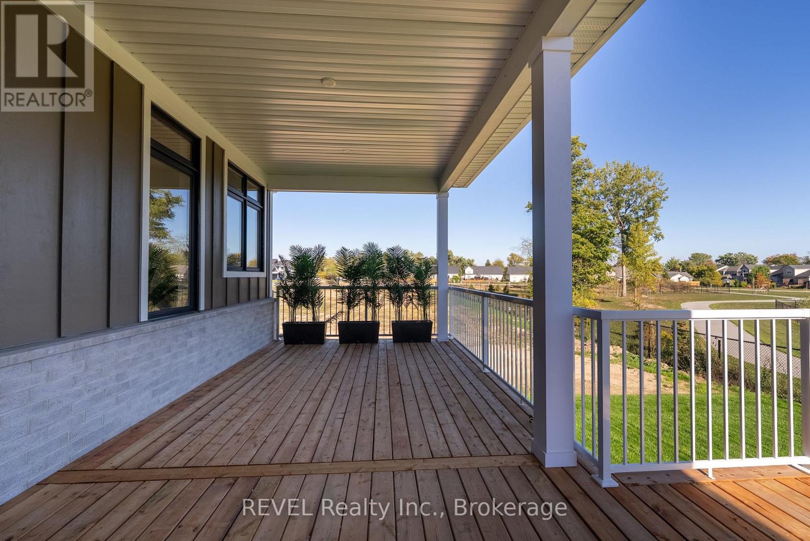 537 Mississauga Avenue, Fort Erie (Lakeshore), Ontario  L2A 1C2 - Photo 31 - X12450278