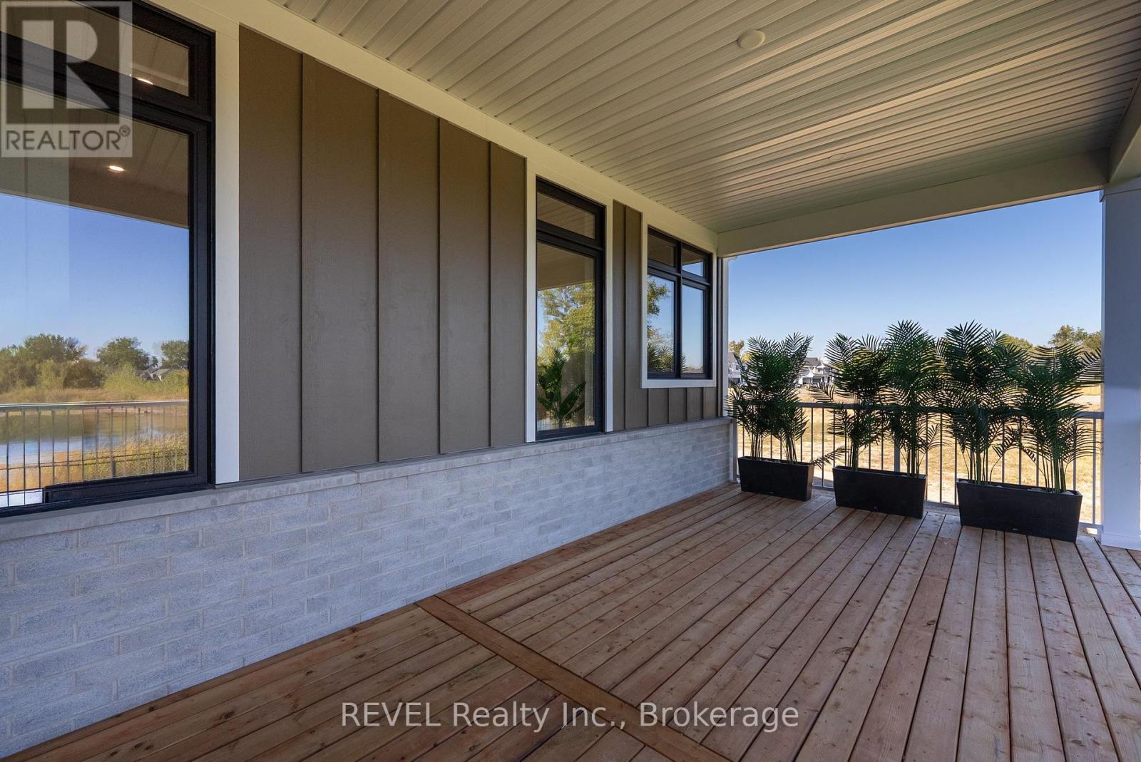 537 Mississauga Avenue, Fort Erie (Lakeshore), Ontario  L2A 1C2 - Photo 32 - X12450278