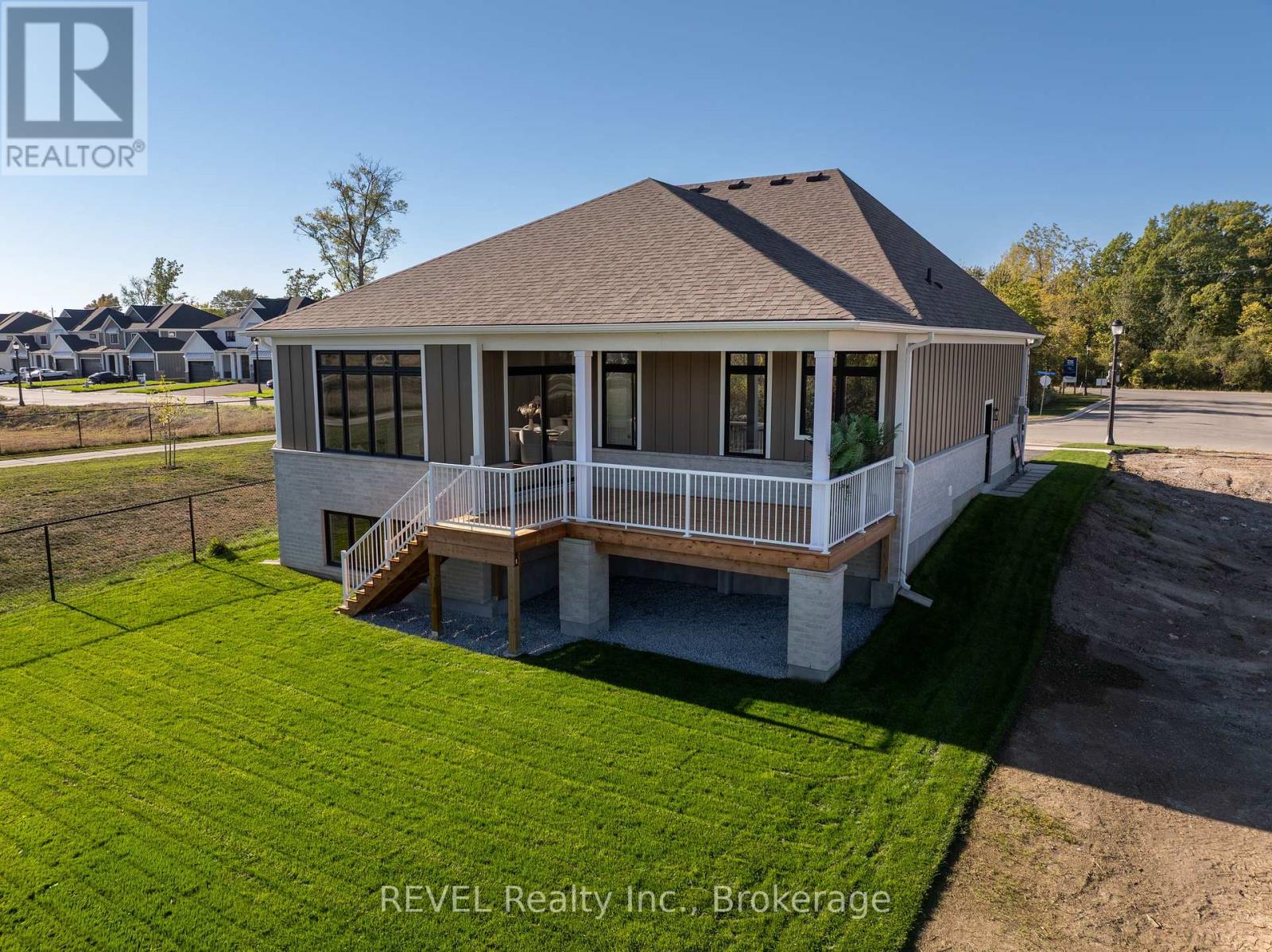 537 Mississauga Avenue, Fort Erie (Lakeshore), Ontario  L2A 1C2 - Photo 40 - X12450278