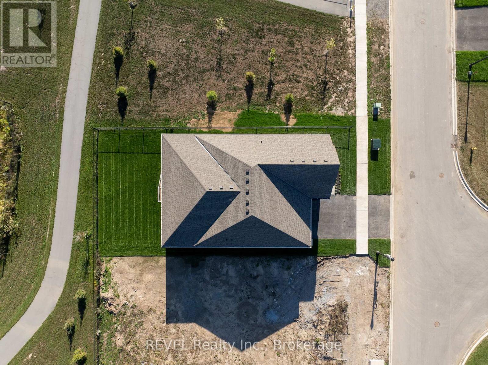 537 Mississauga Avenue, Fort Erie (Lakeshore), Ontario  L2A 1C2 - Photo 42 - X12450278