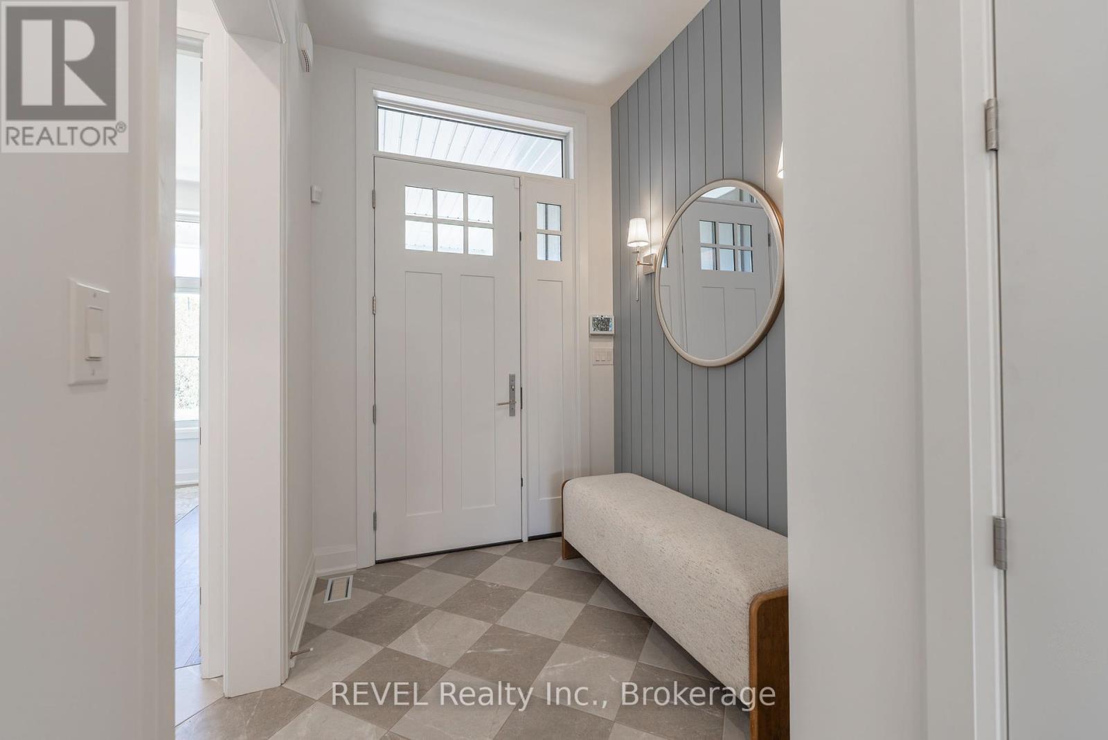 537 Mississauga Avenue, Fort Erie (Lakeshore), Ontario  L2A 1C2 - Photo 6 - X12450278