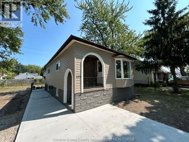 MLS# 25025581: 1376 ST LUKE, Windsor, Canada
