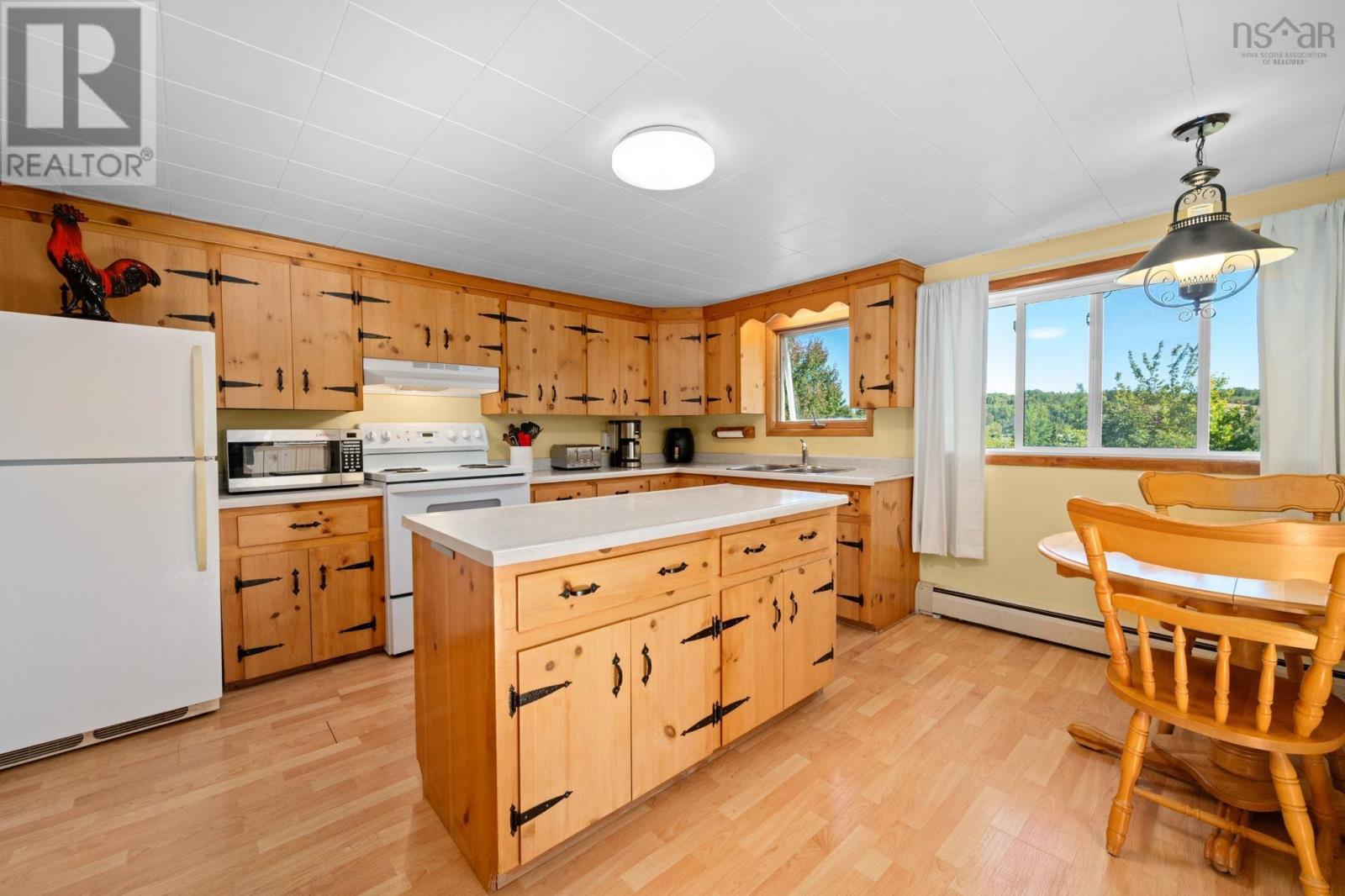 9723 Highway 215, Walton, Nova Scotia  B0N 2R0 - Photo 8 - 202524048