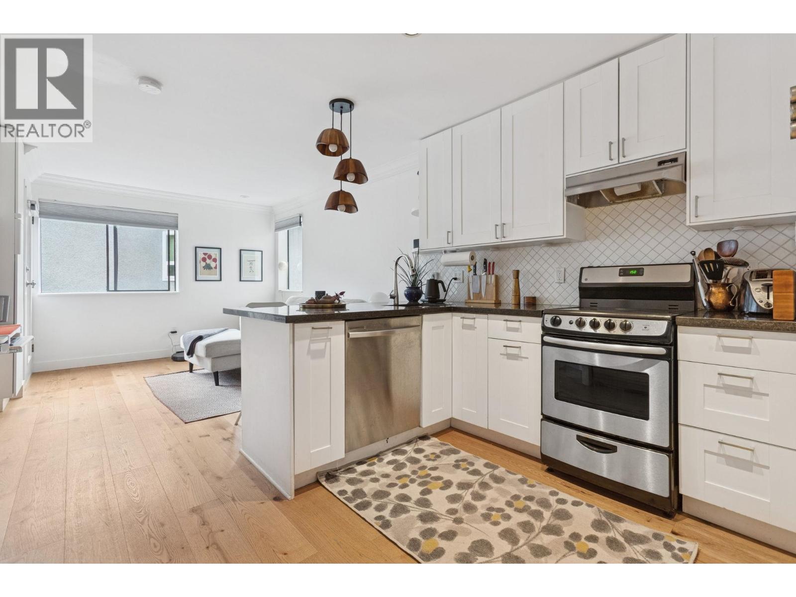 204 853 E 7TH AVENUE, Vancouver, British Columbia