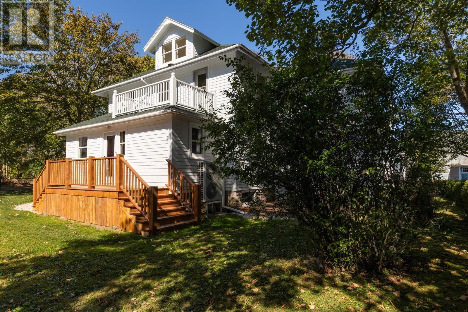 19 Cumberland Street, Yarmouth, Nova Scotia  B5A 5K4 - Photo 5 - 202525355