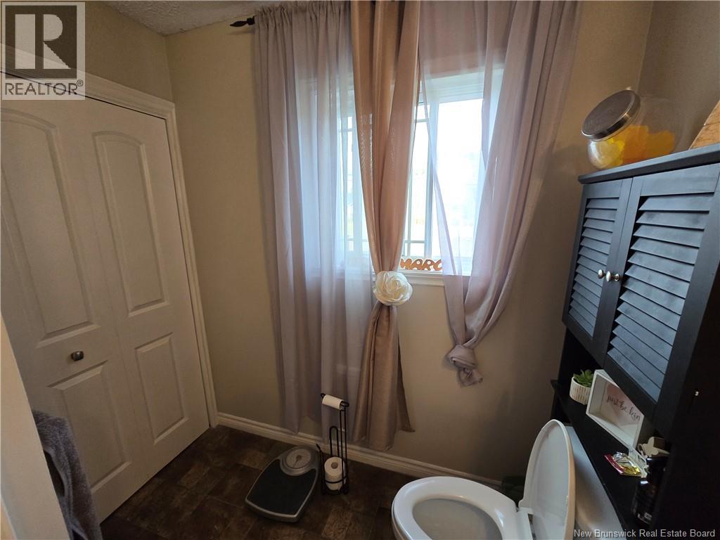 17 Shephard Drive, Oromocto, New Brunswick  E2V 2M2 - Photo 8 - NB128145