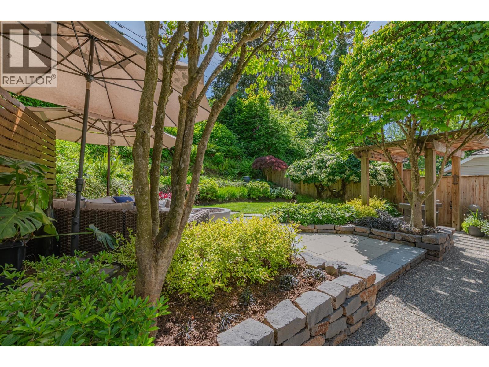997 Canyon Boulevard, North Vancouver, British Columbia  V7R 2K2 - Photo 32 - R3056261