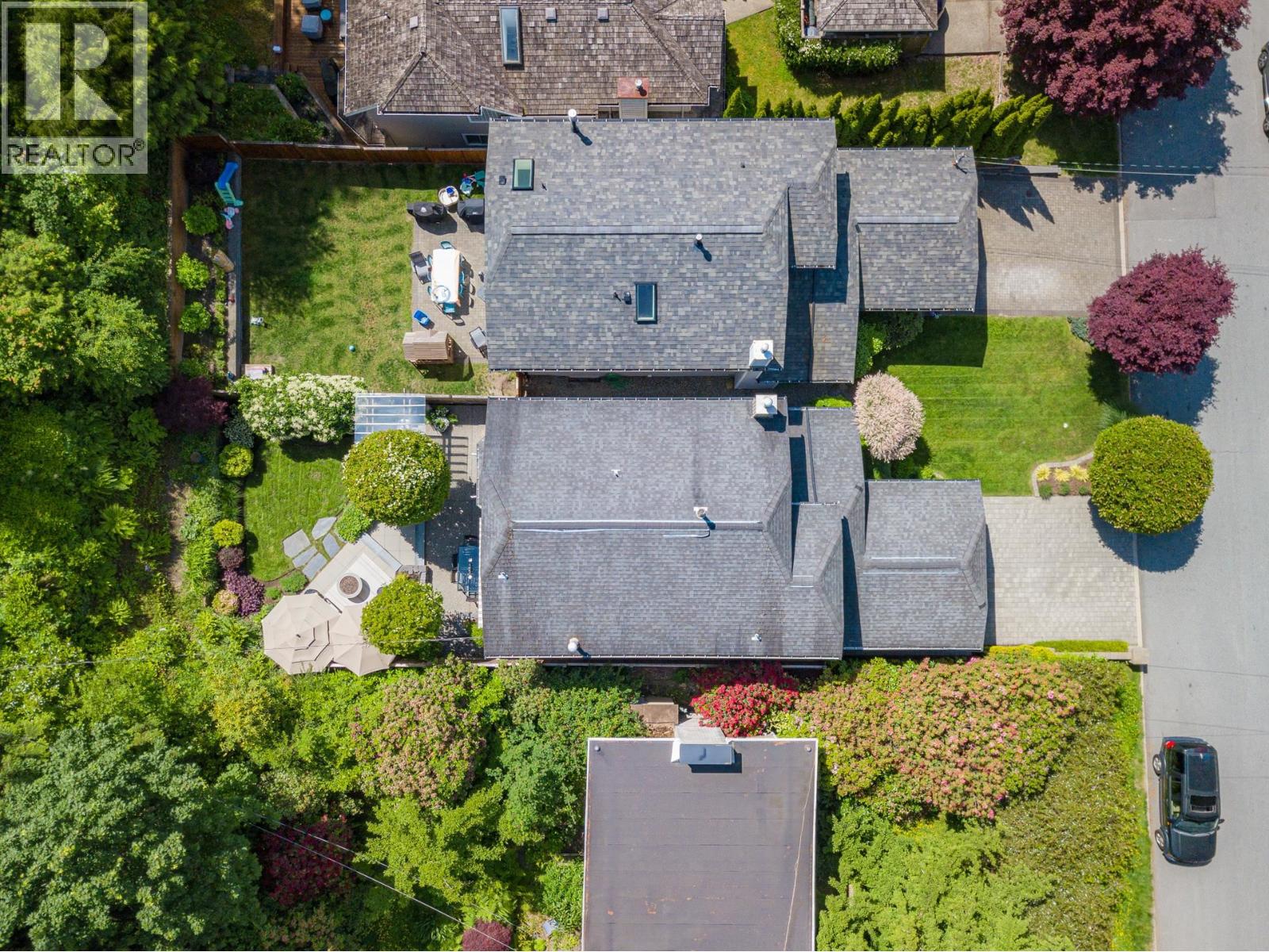 997 Canyon Boulevard, North Vancouver, British Columbia  V7R 2K2 - Photo 35 - R3056261