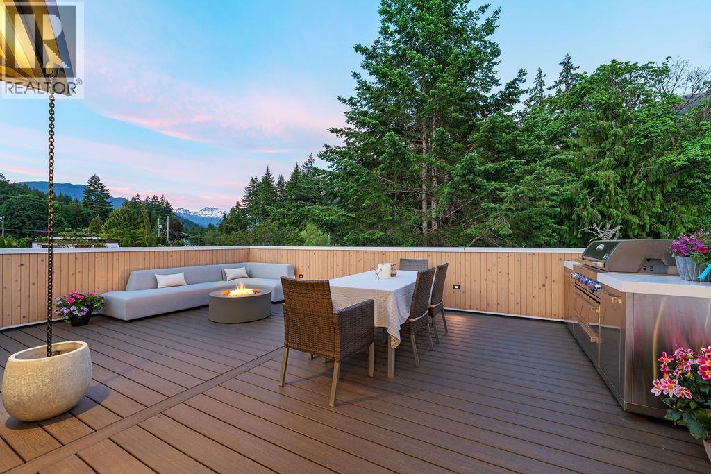 38243 Vista Crescent, Squamish, British Columbia  V8B 0B1 - Photo 35 - R3056277