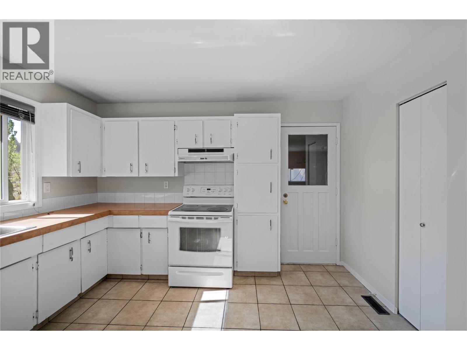 1525 Mt. Dufferin Crescent, Kamloops, British Columbia  V2E 1C3 - Photo 10 - 10365236