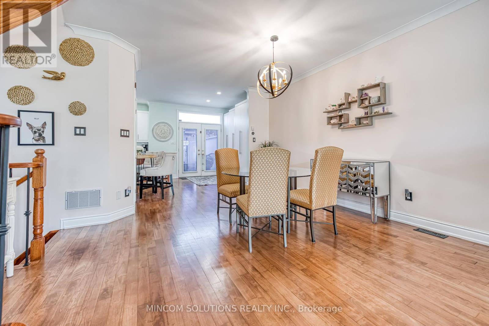 194 Lakeshore Road W, Mississauga, Ontario  L5H 1G6 - Photo 11 - W12420611