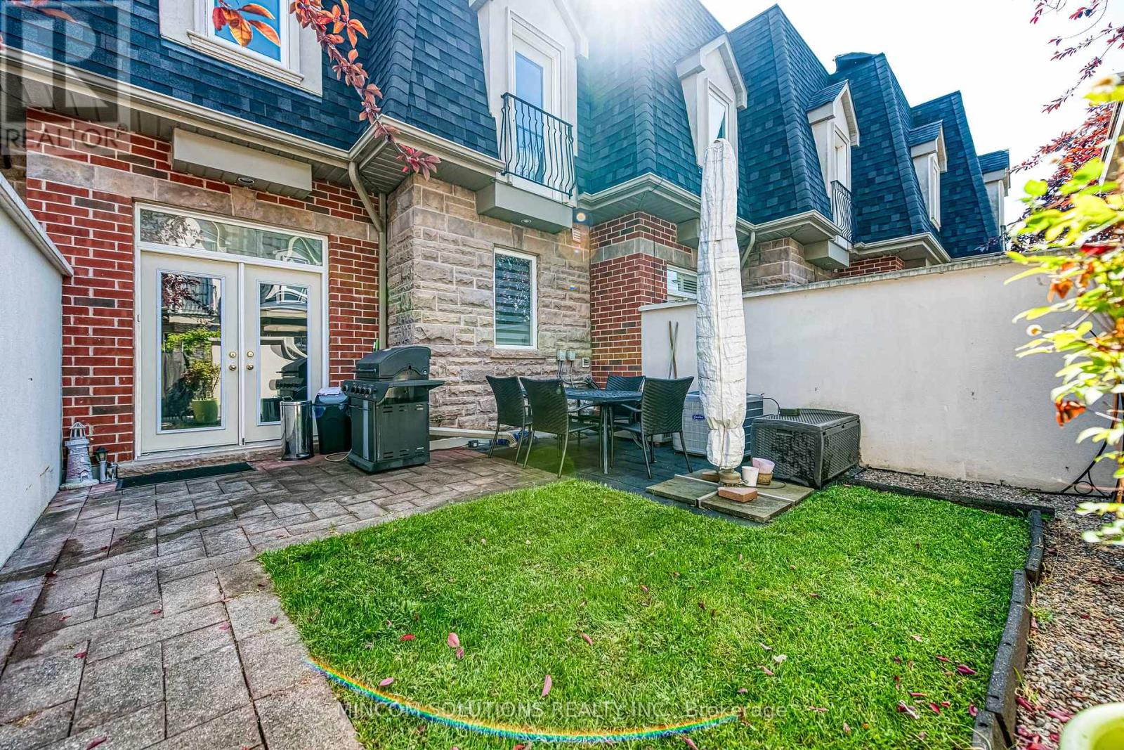 194 Lakeshore Road W, Mississauga, Ontario  L5H 1G6 - Photo 14 - W12420611