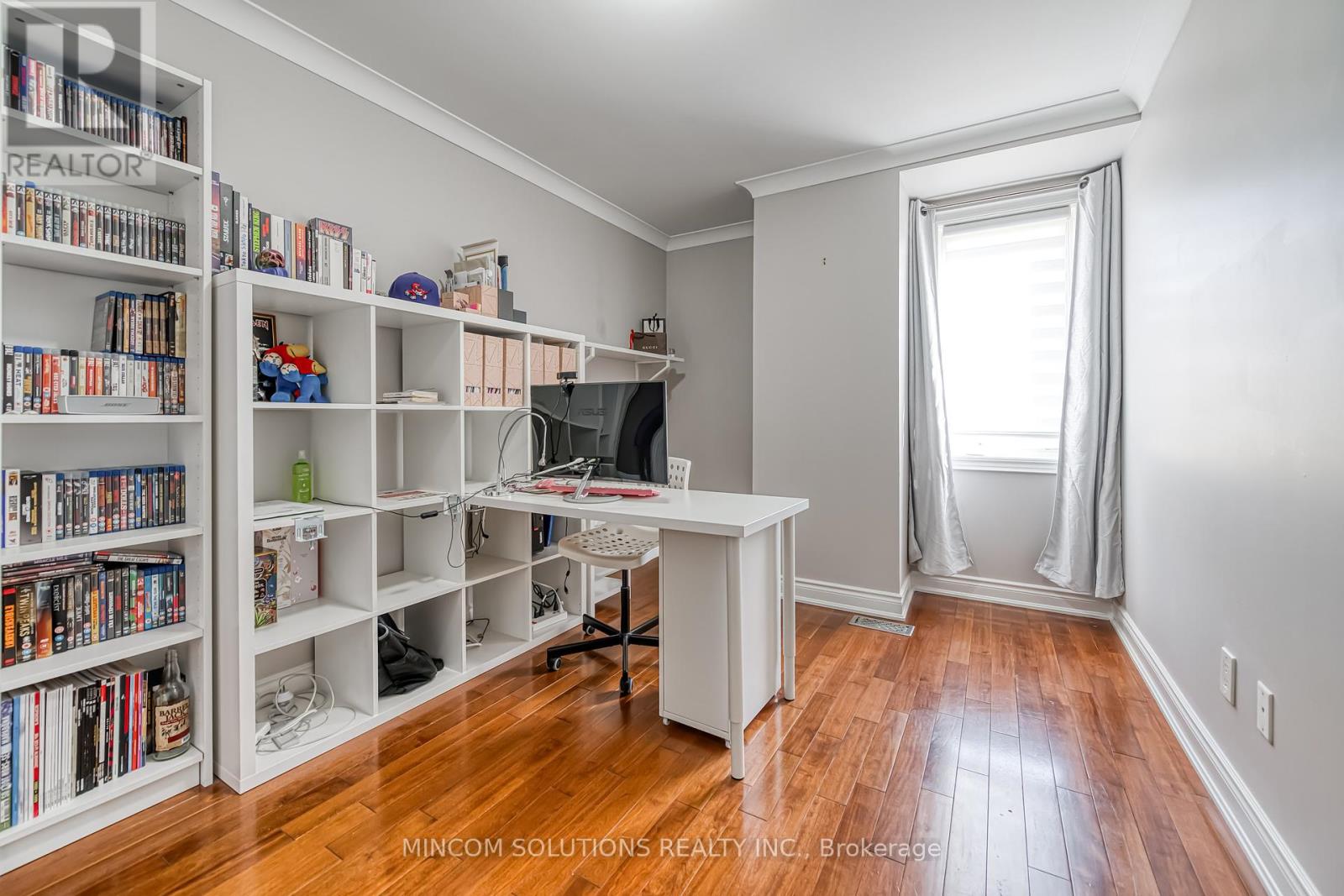 194 Lakeshore Road W, Mississauga, Ontario  L5H 1G6 - Photo 20 - W12420611
