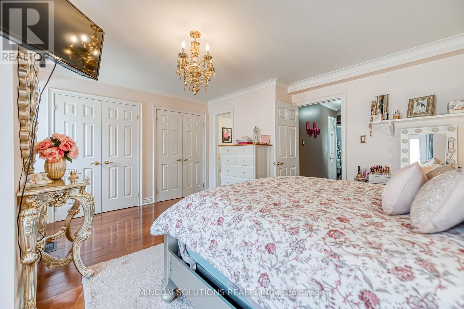 194 Lakeshore Road W, Mississauga, Ontario  L5H 1G6 - Photo 18 - W12420611