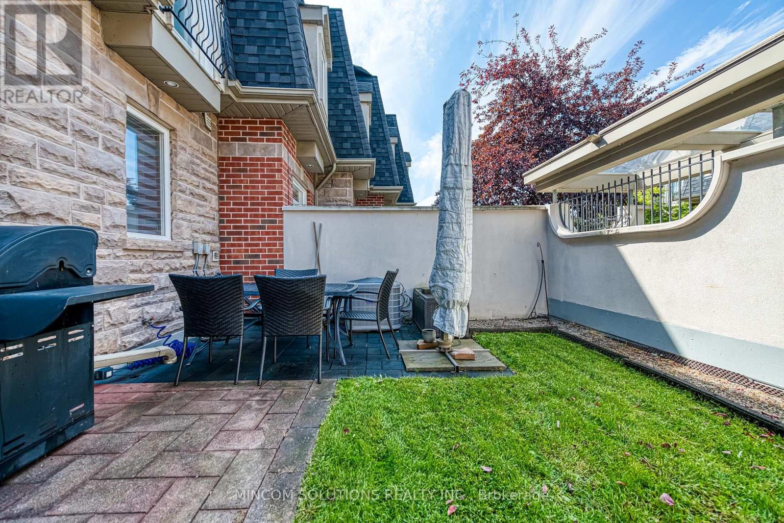 194 Lakeshore Road W, Mississauga, Ontario  L5H 1G6 - Photo 16 - W12420611