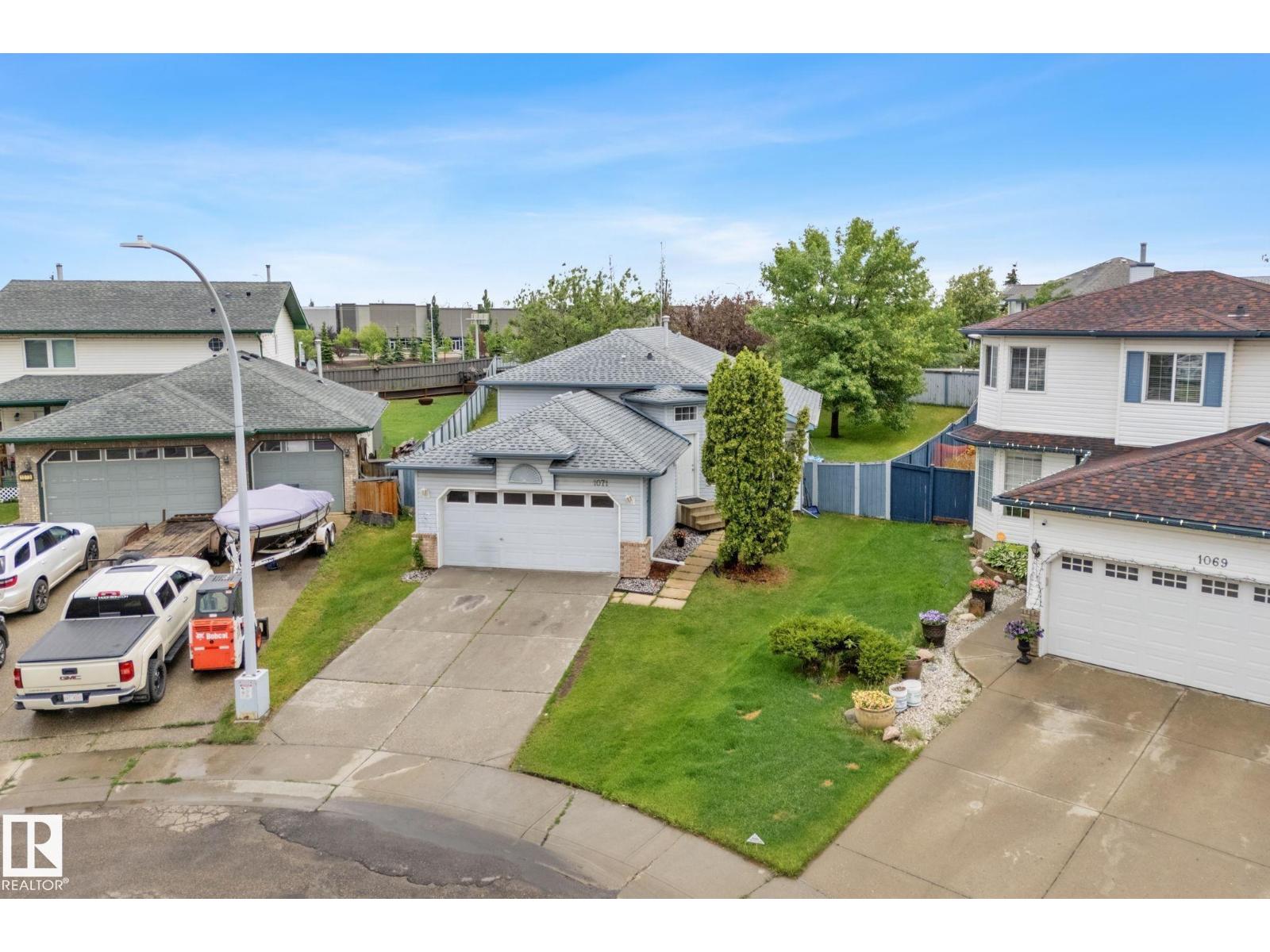 1071 Jones Cr Nw, Edmonton, Alberta  T6L 6Y1 - Photo 3 - E4461105