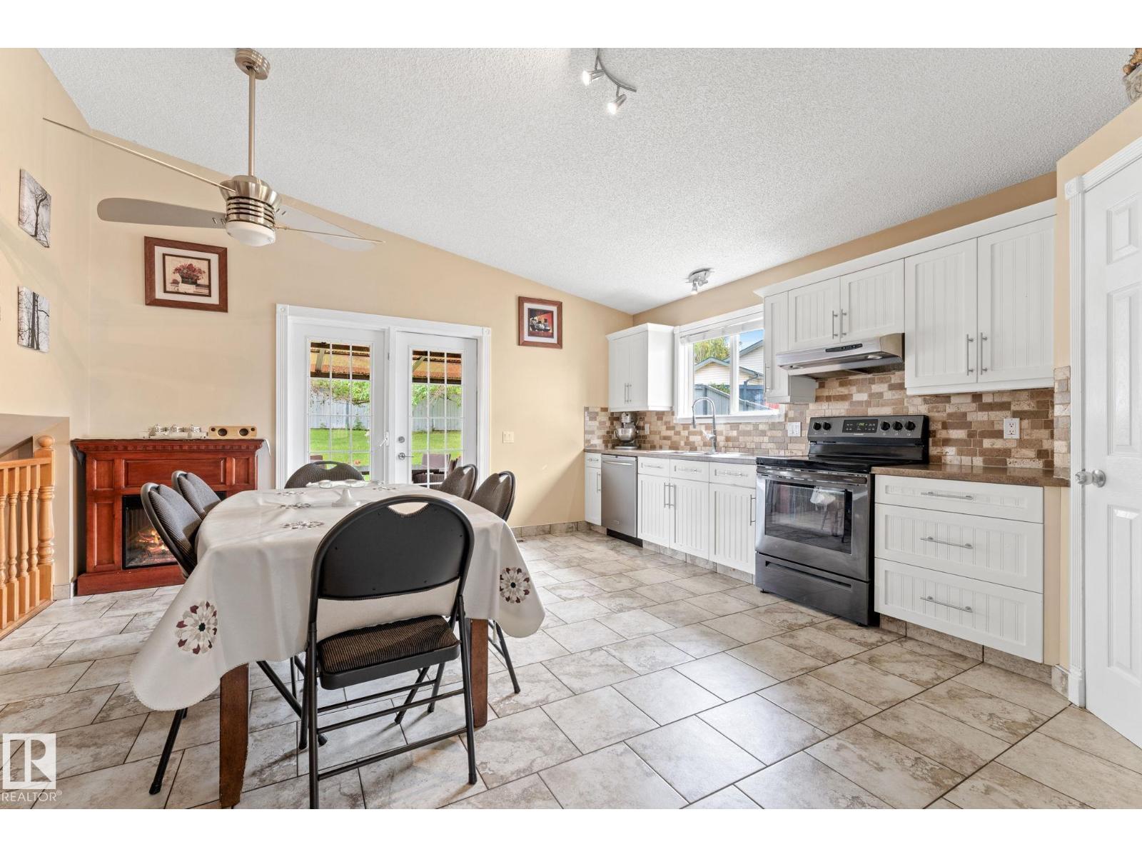 1071 Jones Cr Nw, Edmonton, Alberta  T6L 6Y1 - Photo 8 - E4461105